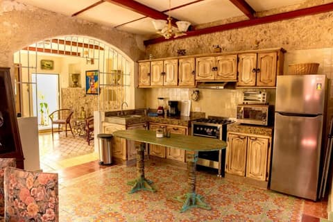 Casa Palmas by Majikal B&B, 