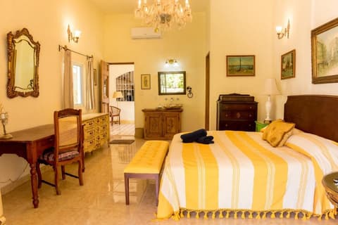 Casa Palmas by Majikal B&B, 