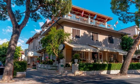 Hotel Benaco, 