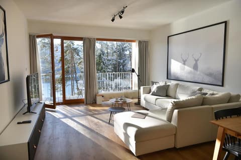 Element Lakeside Apartments, 