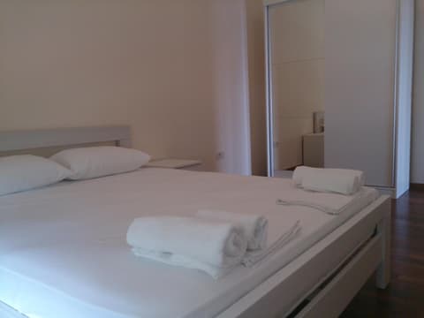 The Old Town Viewpoint Apartments, 