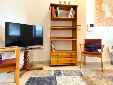 Booklovers apartment close to center, 