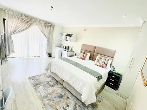 C&C HOTEL VIBES Randpark Ridge JHB 14 Units Available, 