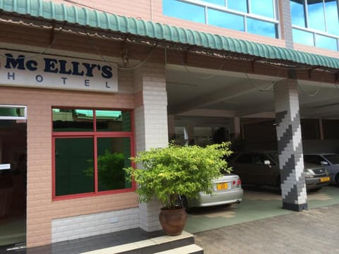 Mc-Elly's Hotel, 