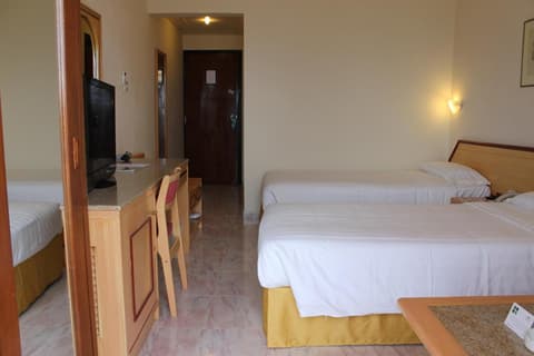 Resort Sur Beach Holiday, 