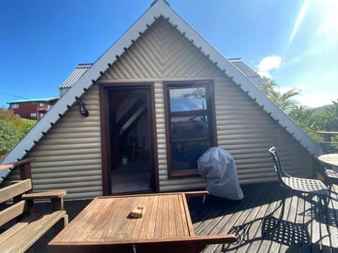 Brenton Cottage at 90 is a NO SEA VIEW pet-friendly self-catering 2 sleeper, 