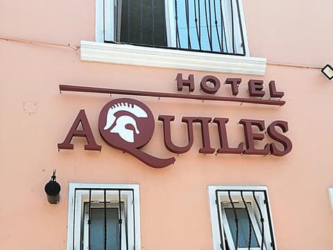 Hotel Aquiles, 