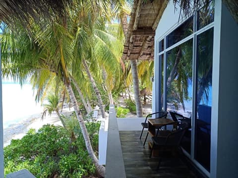 Island Life Maldives Retreat & Spa, 