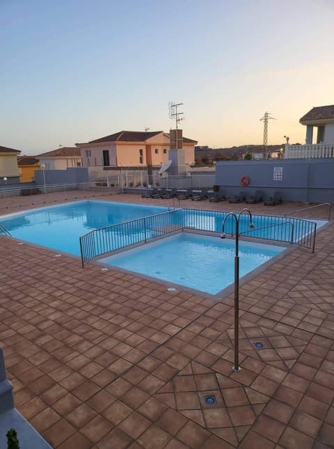 "Flora B&B "- Rooms in Privat Home Habitaciones en una casa privada, 