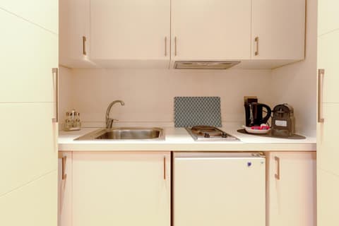 Aurora Garden Lodging - Rooms & Apartment, 