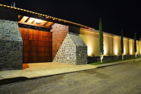 La Casona Pirámides, 