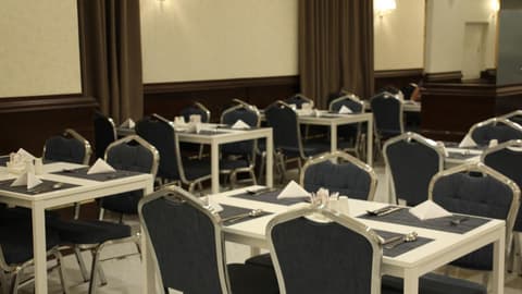 Big Ben Hotel Suites, 