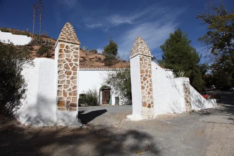 Casas Cueva y Cortijo La Tala en Guadix, 