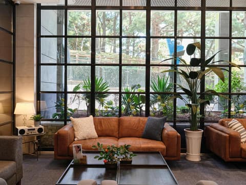 The Island Blue Hotel, 