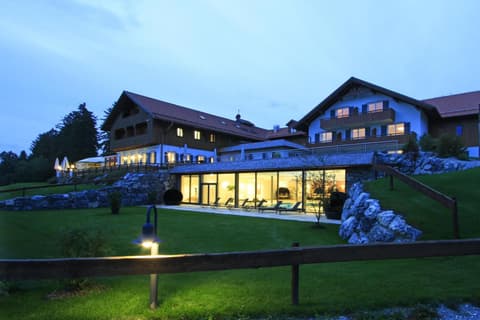 Hotel Auf der Gsteig GmbH, 