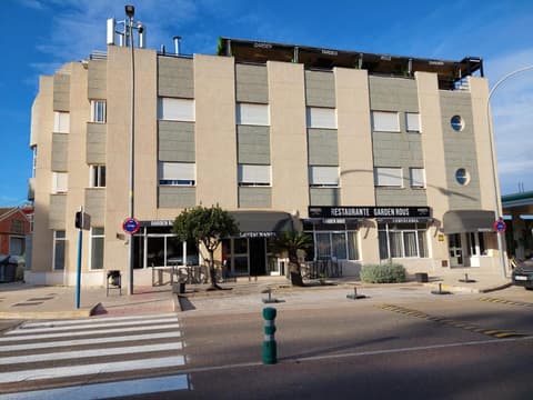 Hostal GARDEN ROUS, 