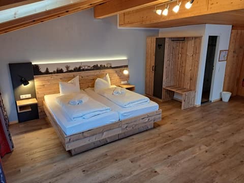 Gasthof Pension Altwirt, 