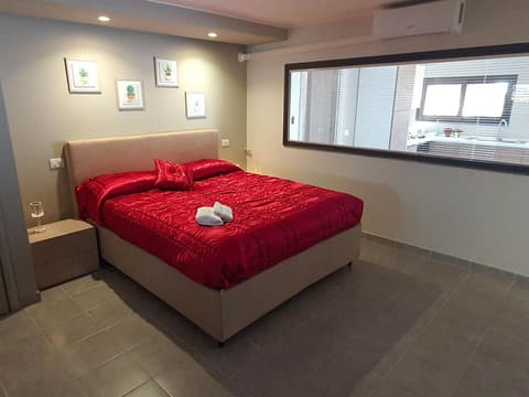 Montalbano Sweet Home, tra l' Etna e il mare, 