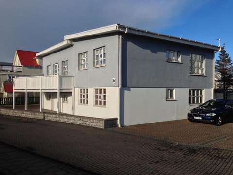 A. Bernhard Guest House, 