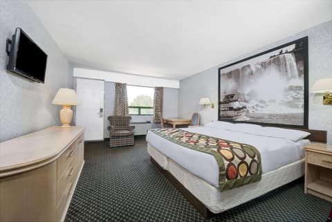 Super 8 by Wyndham Niagara Falls North, 