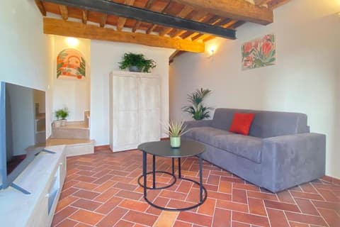 Viaggiare Smart [Wi-fi, TV HD, Spazio di lavoro, Parcheggio gratuito nella struttura,], 