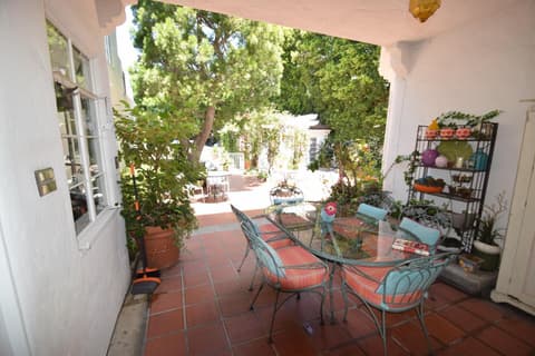 Beverly Hills Celebrity Home, 