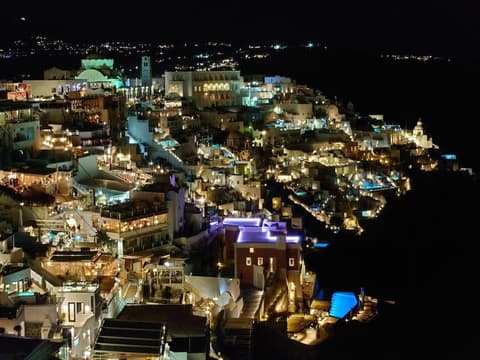 Pleasure Black Beach Perissa Santorini, 