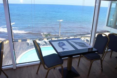 Vinha da Areia Beach Hotel, 