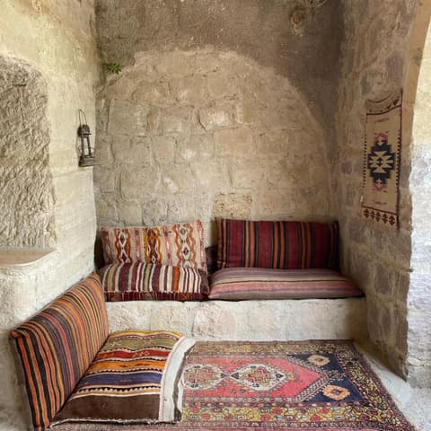 Seven Rock Cave Hotel, 