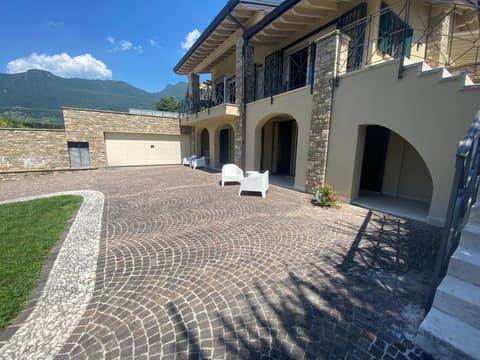 Vela di Soleville camere con e senza vista lago con ristorante & pizzeria, 