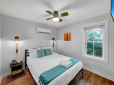 Cozy Island Cottage, 