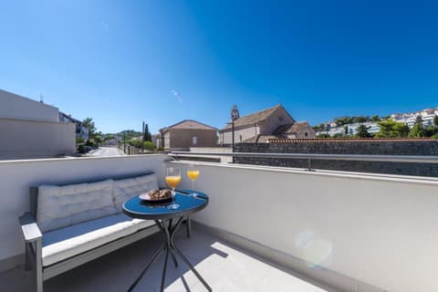 Apartment & Rooms Primi with FREE PARKING, 