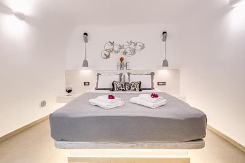 Tiara Suites Santorini, 