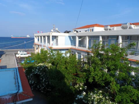 Seafront Studios and Apartments, 