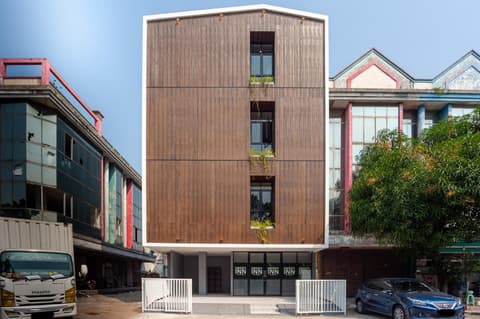 Urbanview Hotel Groovy Inn Tangerang, 