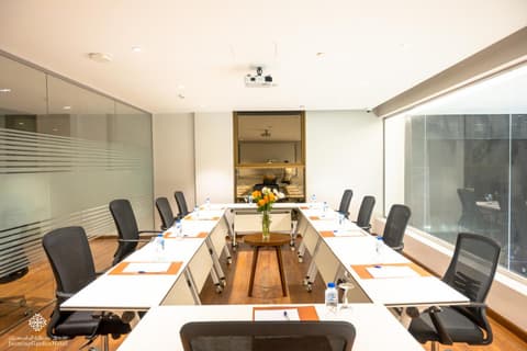 Jasmine Garden Hotel, 