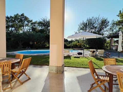 B&B RED WINE COUNTRY HOUSE, 