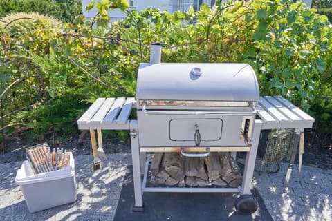 Small but Charming-Yellow Appartement, 