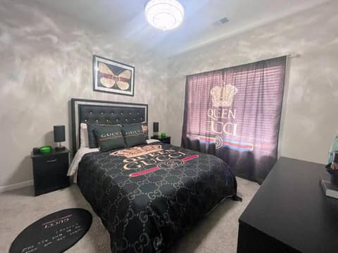 The Aristocrat's Abode, 