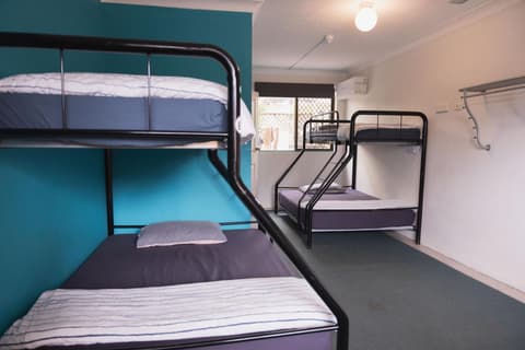Maxmee Backpackers Resort, 