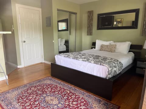 The Flagstone Boutique Inn & Suites, 