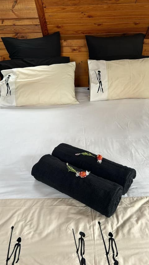 Brenton Cottage at 90 is a NO SEA VIEW pet-friendly self-catering 2 sleeper, 