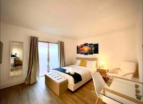 Miami International Airport 1, 