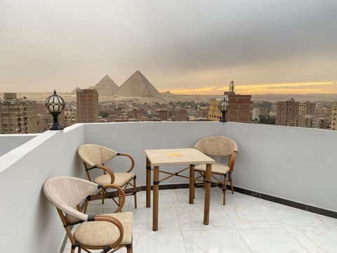 Enjoy Giza Pyramids View, 