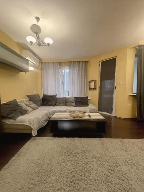 A Colorful Apart for a Start, 