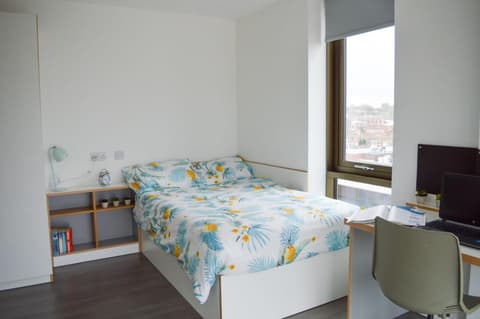 For Students Only Ensuites with Shared Kitchen at Vibrant Byrom Point Retreat with Gym, Study Room and Social Lounge in Liverpool, 