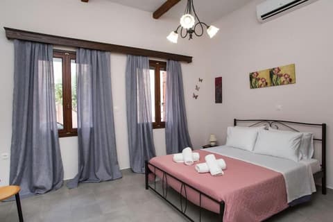 Kalliston City House with a Yard, 