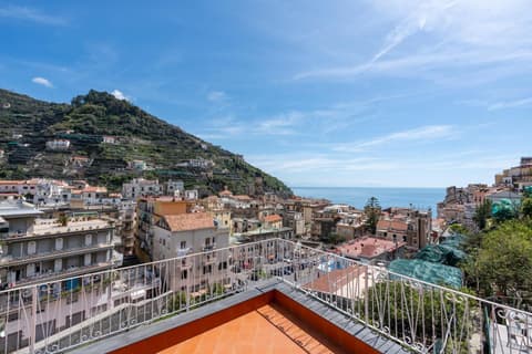 Elite Luxury Suites, 