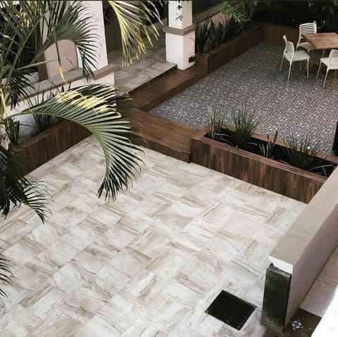 The Black Tree Hotel Colonial, 