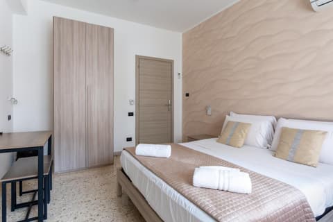 Napoli Fly Guest House 290, 